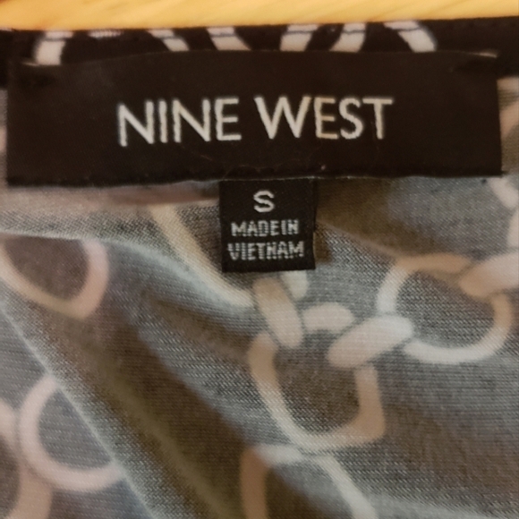 Nine West Chain Print Sleeveless Blouse Size Small Black & White - Picture 4 of 9
